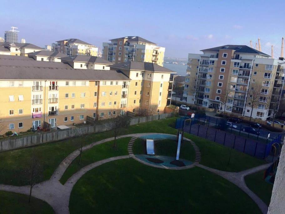 1 Bedroom Flat Near Excel, O2, Canary Wharf - Londra Dış mekan fotoğraf