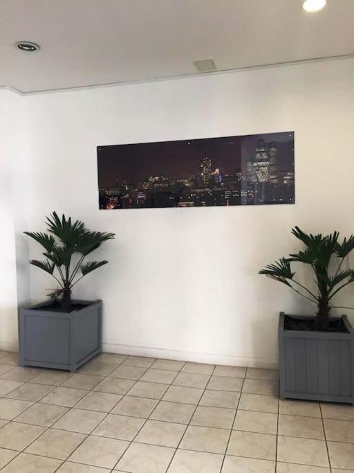 1 Bedroom Flat Near Excel, O2, Canary Wharf - Londra Dış mekan fotoğraf